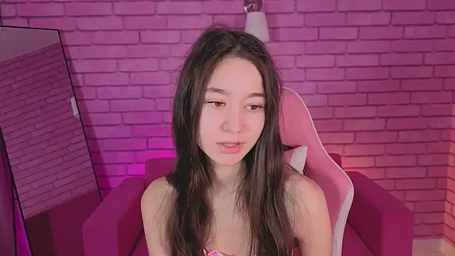 Nicole Brownie online show from April 2026 01:01:02 AM