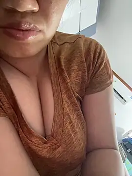 Puka2001 online show from April 2026 02:09:01 PM