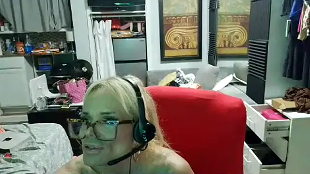 starandsky online show from June 2026 11:22:02 PM