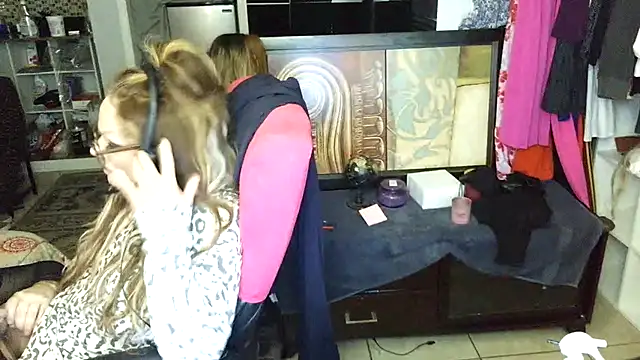 starandsky online show from April 2026 10:27:02 PM