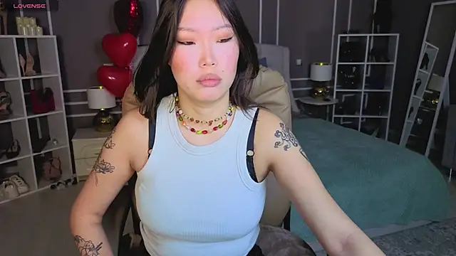 Snapshot of ElinaMotion chatting on February 2026 01:02:01 AM ElinaMotion online show from February 2026 01:02:01 AM