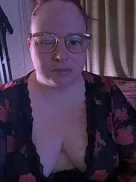 Sarahtjeuh  online show from April 2026 10:21:02 PM