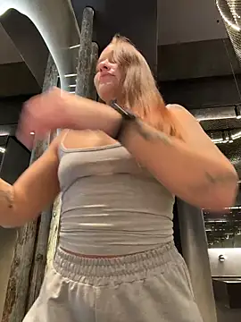 Snapshot of KishaMur chatting on February 2026 04:01:01 AM KishaMur online show from February 2026 04:01:01 AM