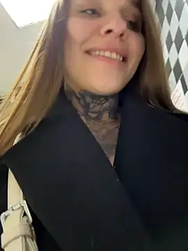 Snapshot of KishaMur chatting on February 2026 04:21:02 AM KishaMur online show from February 2026 04:21:02 AM