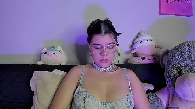 ViolettM online show from April 2026 02:01:01 AM