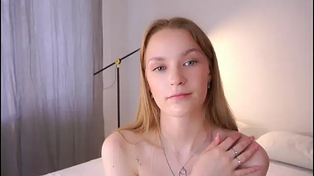 HellenSpelly online show from February 2026 10:24:02 AM