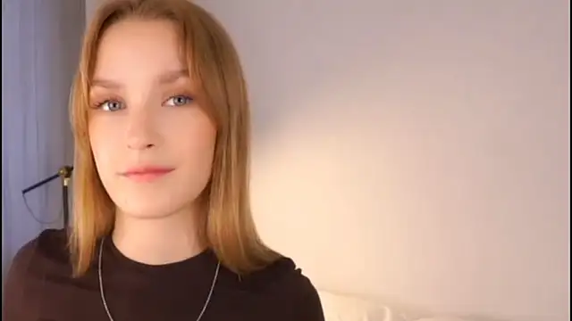 HellenSpelly online show from February 2026 10:22:02 PM