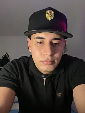 Maximuz1920 online show from March 2026 07:01:02 AM