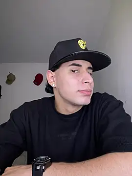 Maximuz1920 online show from May 2026 08:29:02 PM