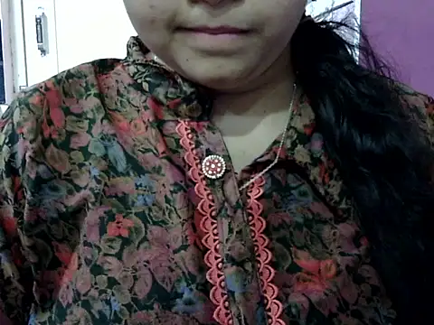 Cute Aliyaa online show from April 2026 01:52:02 PM