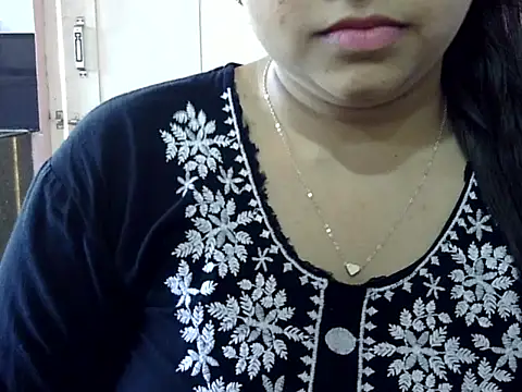 Cute Aliyaa online show from April 2026 08:54:01 AM