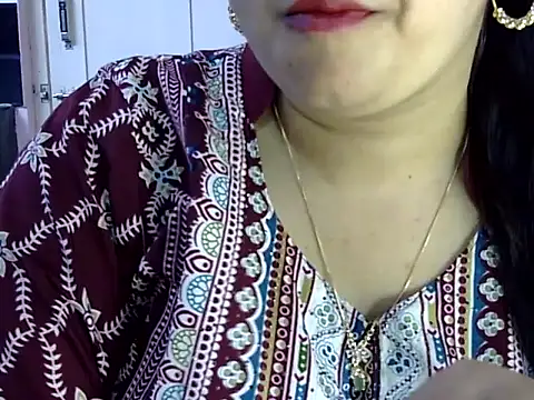 Snapshot of Cute_Aliyaa chatting on June 2026 12:54:02 PM Cute Aliyaa online show from June 2026 12:54:02 PM