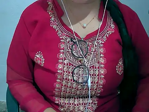 Cute Aliyaa online show from March 2026 09:42:02 AM