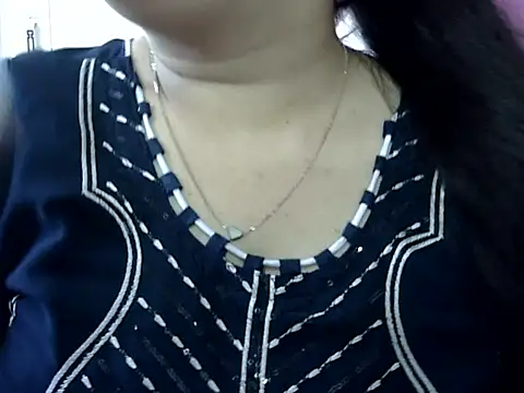 Snapshot of Cute_Aliyaa chatting on May 2026 10:30:02 AM Cute Aliyaa online show from May 2026 10:30:02 AM