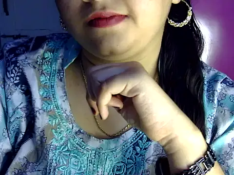 Snapshot of Cute_Aliyaa chatting on July 2026 01:52:05 PM Cute Aliyaa online show from July 2026 01:52:05 PM