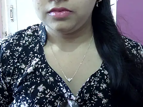 Cute Aliyaa online show from April 2026 08:43:02 AM