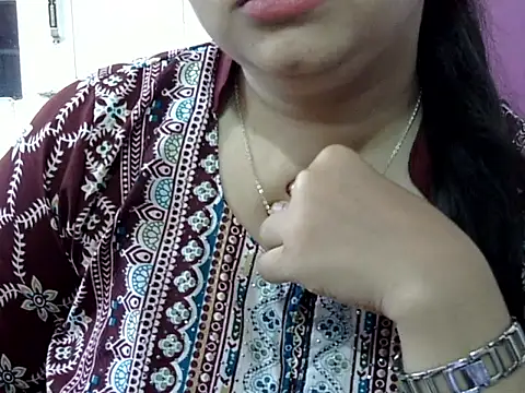 Snapshot of Cute_Aliyaa chatting on April 2026 12:34:01 PM Cute Aliyaa online show from April 2026 12:34:01 PM