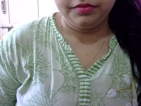 Snapshot of Cute_Aliyaa chatting on April 2026 09:35:02 AM Cute Aliyaa online show from April 2026 09:35:02 AM