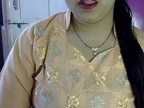 Snapshot of Cute_Aliyaa chatting on May 2026 09:48:01 AM Cute Aliyaa online show from May 2026 09:48:01 AM