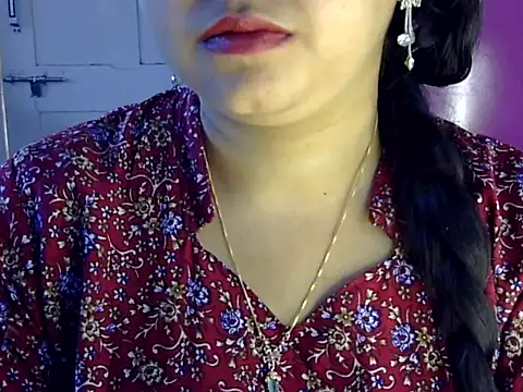 Snapshot of Cute_Aliyaa chatting on July 2026 12:26:02 PM Cute Aliyaa online show from July 2026 12:26:02 PM