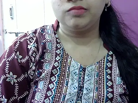 Snapshot of Cute_Aliyaa chatting on May 2026 11:57:01 AM Cute Aliyaa online show from May 2026 11:57:01 AM