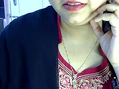 Snapshot of Cute_Aliyaa chatting on June 2026 10:43:01 AM Cute Aliyaa online show from June 2026 10:43:01 AM