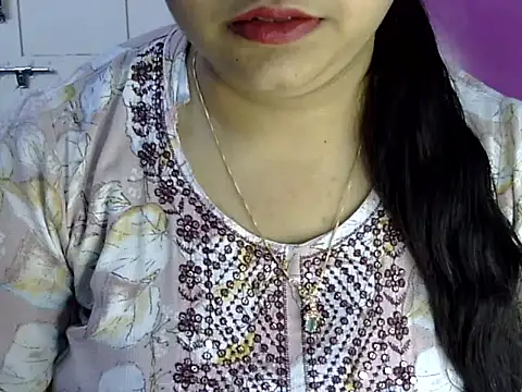 Snapshot of Cute_Aliyaa chatting on June 2026 01:27:01 PM Cute Aliyaa online show from June 2026 01:27:01 PM