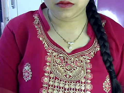 Snapshot of Cute_Aliyaa chatting on May 2026 10:58:01 AM Cute Aliyaa online show from May 2026 10:58:01 AM