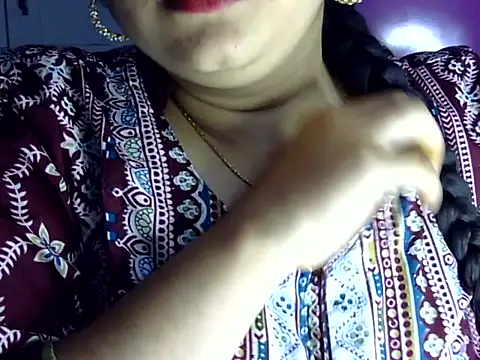 Snapshot of Cute_Aliyaa chatting on July 2026 01:45:01 PM Cute Aliyaa online show from July 2026 01:45:01 PM