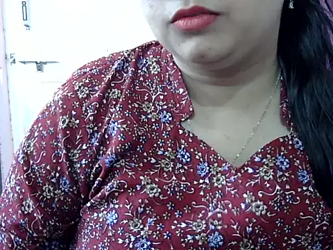 Snapshot of Cute_Aliyaa chatting on May 2026 11:18:01 AM Cute Aliyaa online show from May 2026 11:18:01 AM