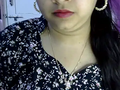 Snapshot of Cute_Aliyaa chatting on June 2026 01:20:02 PM Cute Aliyaa online show from June 2026 01:20:02 PM