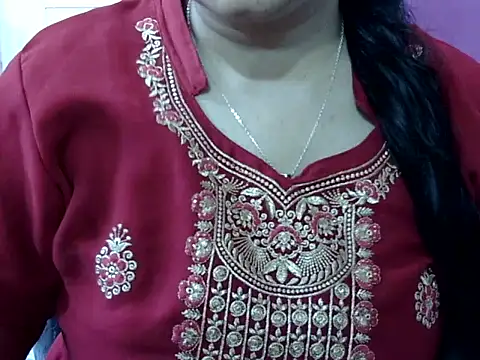 Cute Aliyaa online show from March 2026 12:28:02 PM