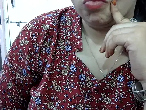 Snapshot of Cute_Aliyaa chatting on May 2026 01:40:01 PM Cute Aliyaa online show from May 2026 01:40:01 PM