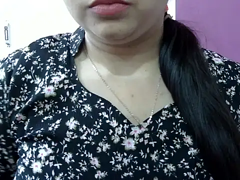 Snapshot of Cute_Aliyaa chatting on April 2026 11:46:02 AM Cute Aliyaa online show from April 2026 11:46:02 AM