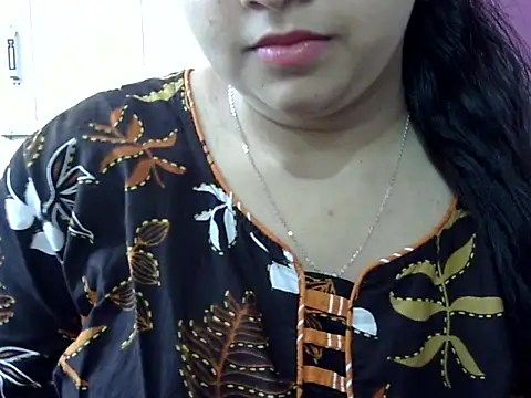 Snapshot of Cute_Aliyaa chatting on April 2026 10:17:02 AM Cute Aliyaa online show from April 2026 10:17:02 AM