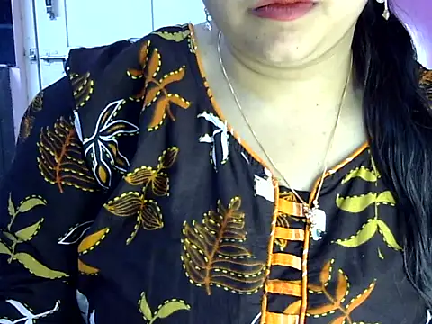 Snapshot of Cute_Aliyaa chatting on June 2026 01:38:01 PM Cute Aliyaa online show from June 2026 01:38:01 PM