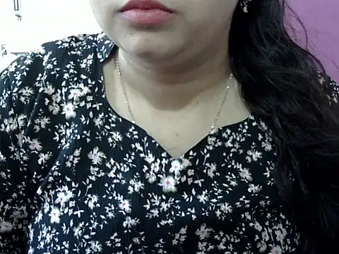 Snapshot of Cute_Aliyaa chatting on May 2026 12:08:01 PM Cute Aliyaa online show from May 2026 12:08:01 PM