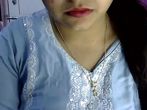 Snapshot of Cute_Aliyaa chatting on June 2026 01:38:02 PM Cute Aliyaa online show from June 2026 01:38:02 PM