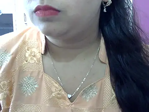 Cute Aliyaa online show from April 2026 10:32:01 AM