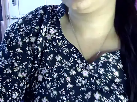 Snapshot of Cute_Aliyaa chatting on June 2026 12:05:02 PM Cute Aliyaa online show from June 2026 12:05:02 PM