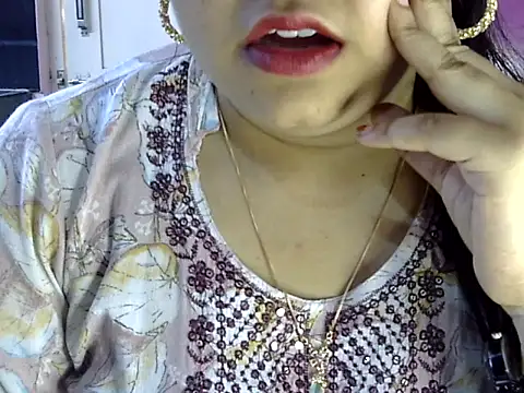 Snapshot of Cute_Aliyaa chatting on June 2026 11:05:01 AM Cute Aliyaa online show from June 2026 11:05:01 AM