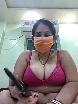 Snapshot of diyam4002 chatting on February 2026 07:57:02 PM diyam4002 online show from February 2026 07:57:02 PM