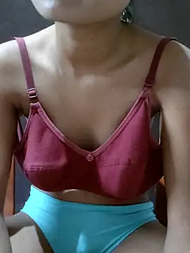 Snapshot of twinkle20 chatting on February 2026 06:22:01 AM twinkle20 online show from February 2026 06:22:01 AM