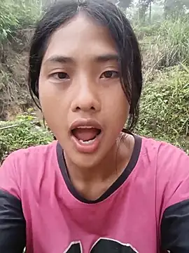 Snapshot of Hoa-tuylip chatting on May 2026 12:41:01 AM Hoa-tuylip online show from May 2026 12:41:01 AM
