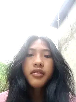 Snapshot of Hoa-tuylip chatting on May 2026 11:09:01 PM Hoa-tuylip online show from May 2026 11:09:01 PM