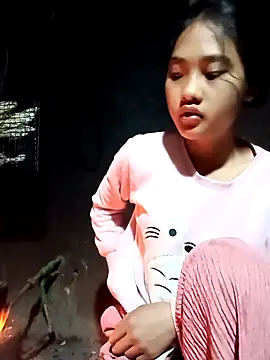 Snapshot of Hoa-tuylip chatting on February 2026 10:20:02 PM Hoa-tuylip online show from February 2026 10:20:02 PM