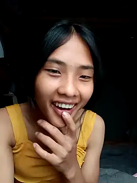 Snapshot of Hoa-tuylip chatting on May 2026 12:14:01 AM Hoa-tuylip online show from May 2026 12:14:01 AM