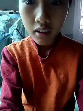 Snapshot of Hoa-tuylip chatting on April 2026 12:02:01 AM Hoa-tuylip online show from April 2026 12:02:01 AM