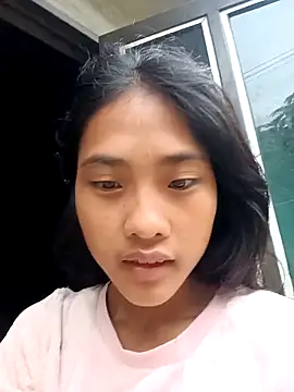 Snapshot of Hoa-tuylip chatting on May 2026 11:54:01 PM Hoa-tuylip online show from May 2026 11:54:01 PM