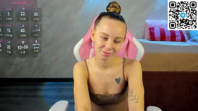 Snapshot of Tesssa_Young chatting on February 2026 12:51:02 AM Tesssa Young online show from February 2026 12:51:02 AM